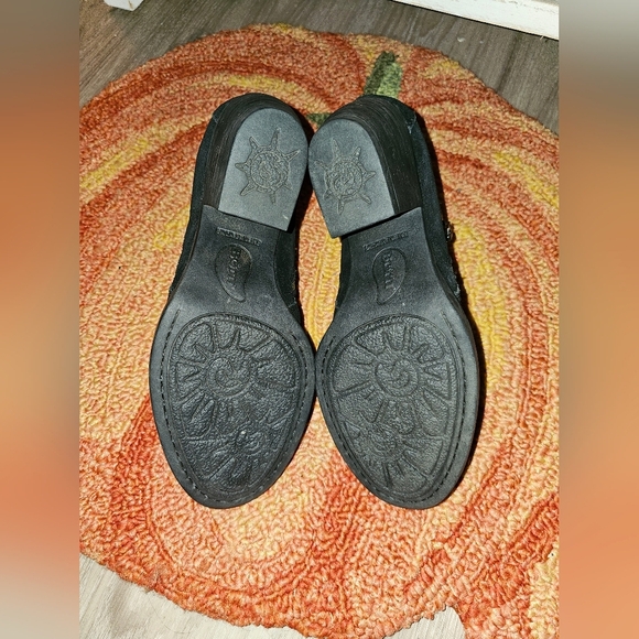 BORN Black Suede Zipper Boots 8.5M NICE!! - Picture 5 of 6